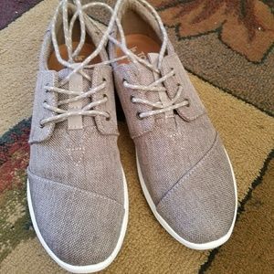 Toms Shoes
